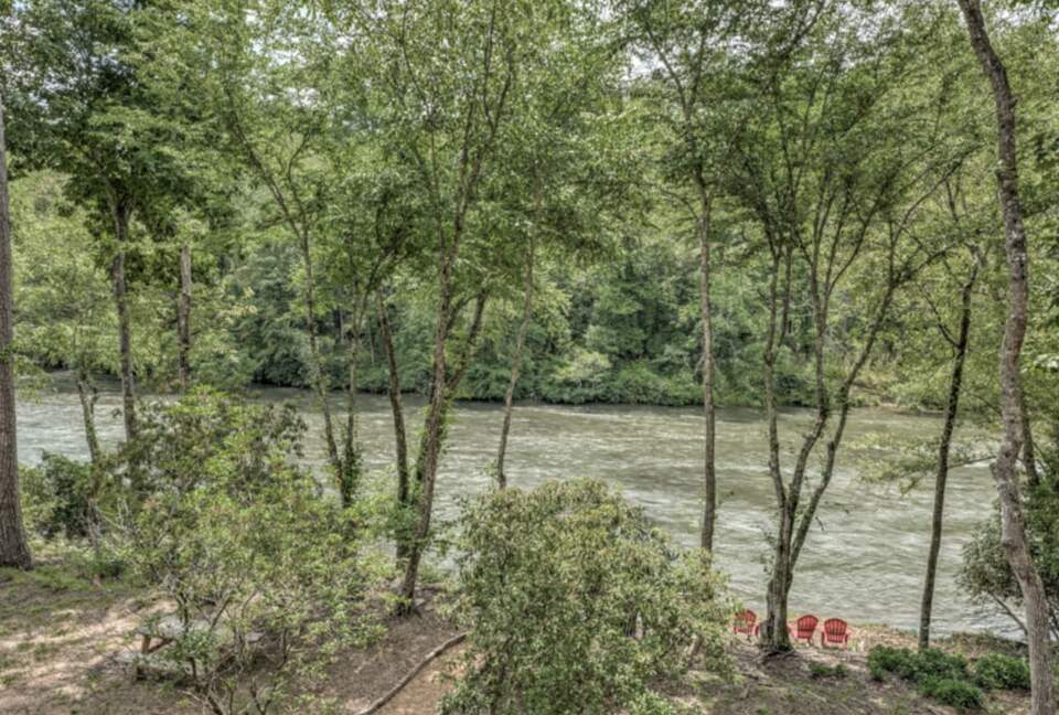 Luxury Riverfront Escape in the Blue Ridge Mountains - Mineral Bluff, Georgia