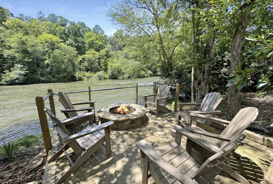 Luxury Riverfront Escape in the Blue Ridge Mountains - Mineral Bluff, Georgia