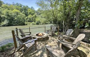 Luxury Riverfront Escape in the Blue Ridge Mountains - Mineral Bluff, Georgia