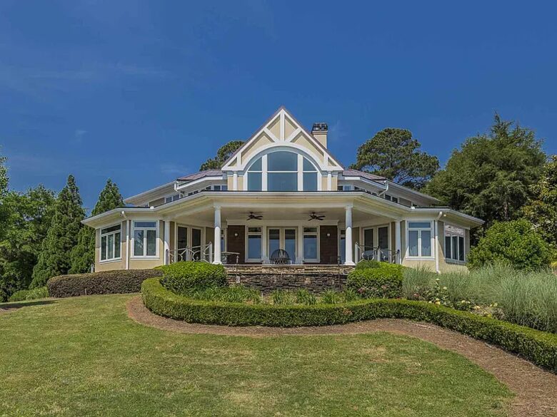 Elegant Cuscowilla Lakefront Home with Panoramic Views - Eatonton, Georgia