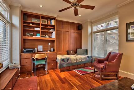 Elegant Cuscowilla Lakefront Home with Panoramic Views - Eatonton, Georgia