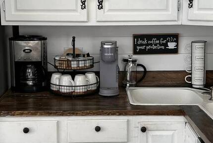 Cozy Cottage Near Lake Geneva with Hot Tub - Williams Bay, Wisconsin