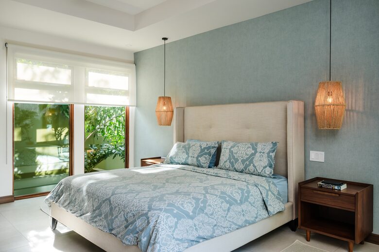 Master Bedroom (Upper Level)