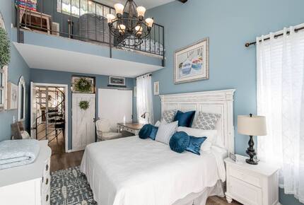 Cozy Cottage Near Lake Geneva with Hot Tub - Williams Bay, Wisconsin