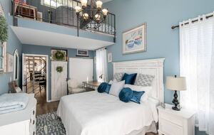 Cozy Cottage Near Lake Geneva with Hot Tub - Williams Bay, Wisconsin