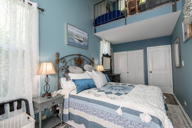 Cozy Cottage Near Lake Geneva with Hot Tub - Williams Bay, Wisconsin