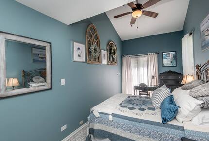 Cozy Cottage Near Lake Geneva with Hot Tub - Williams Bay, Wisconsin