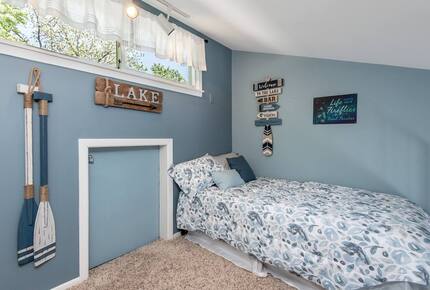 Cozy Cottage Near Lake Geneva with Hot Tub - Williams Bay, Wisconsin