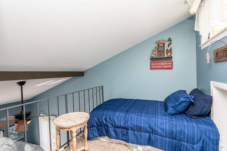 Cozy Cottage Near Lake Geneva with Hot Tub - Williams Bay, Wisconsin