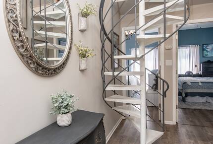 Cozy Cottage Near Lake Geneva with Hot Tub - Williams Bay, Wisconsin