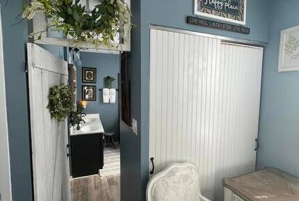 Cozy Cottage Near Lake Geneva with Hot Tub - Williams Bay, Wisconsin