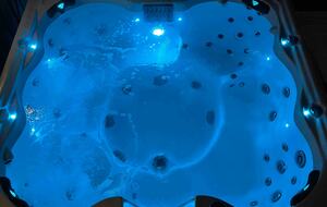 Cozy Cottage Near Lake Geneva with Hot Tub - Williams Bay, Wisconsin