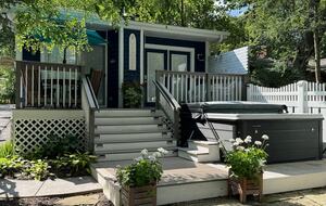 Cozy Cottage Near Lake Geneva with Hot Tub - Williams Bay, Wisconsin