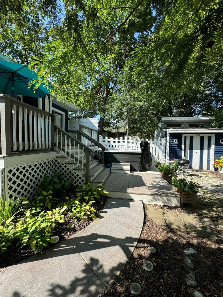 Cozy Cottage Near Lake Geneva with Hot Tub - Williams Bay, Wisconsin
