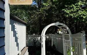 Cozy Cottage Near Lake Geneva with Hot Tub - Williams Bay, Wisconsin