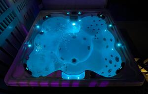 Cozy Cottage Near Lake Geneva with Hot Tub - Williams Bay, Wisconsin