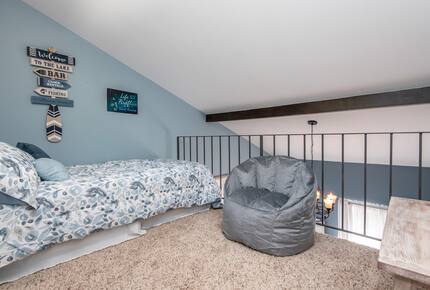 Cozy Cottage Near Lake Geneva with Hot Tub - Williams Bay, Wisconsin