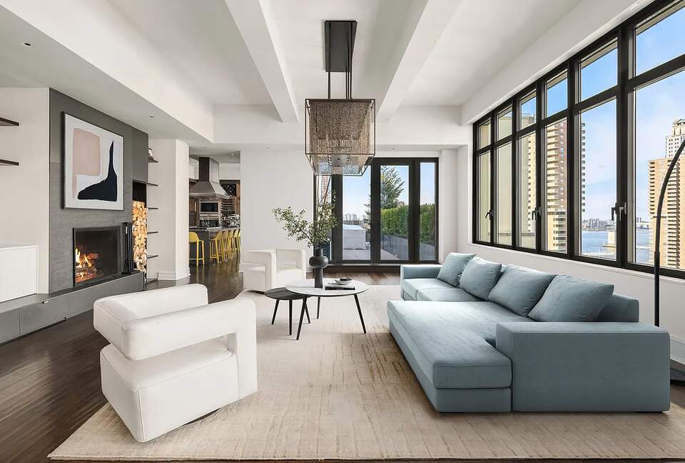 Elevated Elegance | 360° Terrace Penthouse Overlooking Manhattan’s Landmarks - New York City, New York