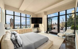 Elevated Elegance | 360° Terrace Penthouse Overlooking Manhattan’s Landmarks - New York City, New York