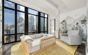 Elevated Elegance | 360° Terrace Penthouse Overlooking Manhattan’s Landmarks - New York City, New York