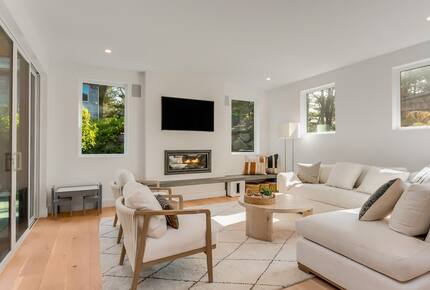 Bright Coastal Getaway Near the Ocean - Manzanita, Oregon