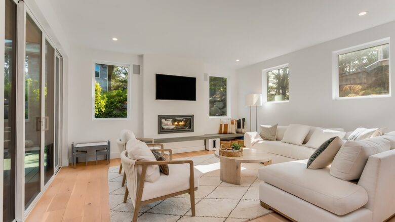 Bright Coastal Getaway Near the Ocean - Manzanita, Oregon