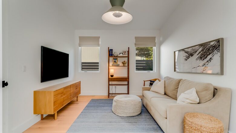 Bright Coastal Getaway Near the Ocean - Manzanita, Oregon