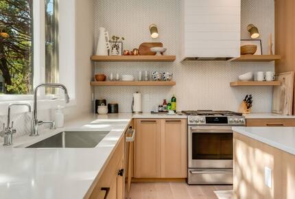 Bright Coastal Getaway Near the Ocean - Manzanita, Oregon