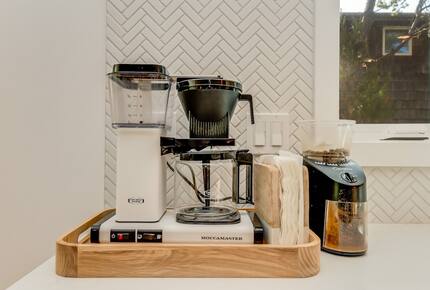 Bright Coastal Getaway Near the Ocean - Manzanita, Oregon