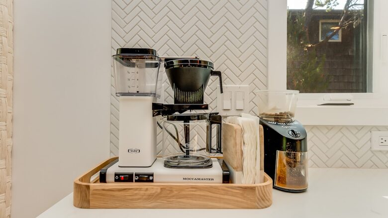 Bright Coastal Getaway Near the Ocean - Manzanita, Oregon