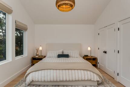 Bright Coastal Getaway Near the Ocean - Manzanita, Oregon