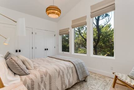 Bright Coastal Getaway Near the Ocean - Manzanita, Oregon