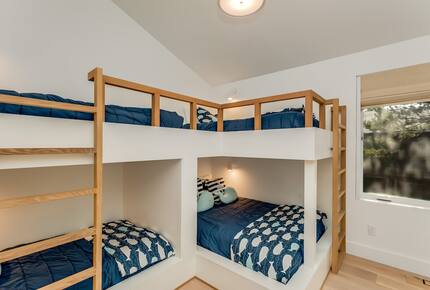 Bright Coastal Getaway Near the Ocean - Manzanita, Oregon