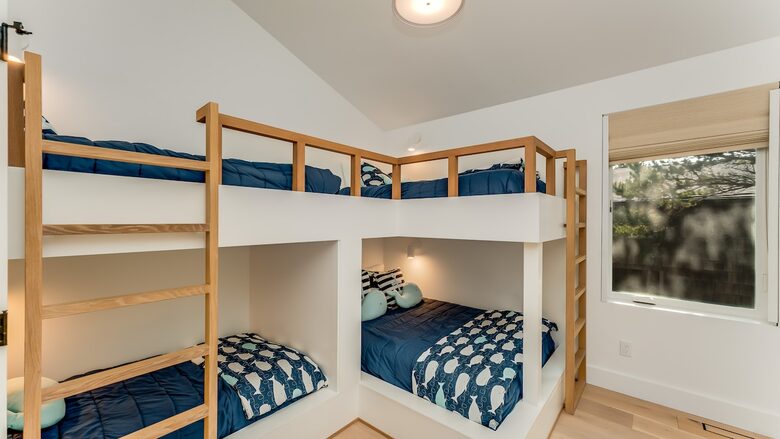 Bright Coastal Getaway Near the Ocean - Manzanita, Oregon