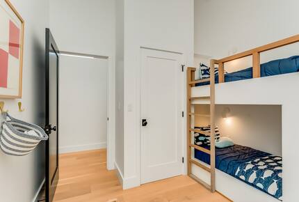 Bright Coastal Getaway Near the Ocean - Manzanita, Oregon