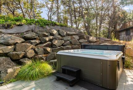 Bright Coastal Getaway Near the Ocean - Manzanita, Oregon