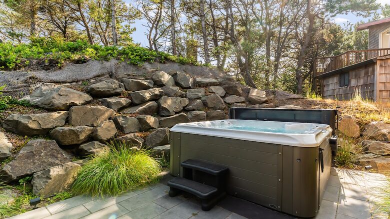 Bright Coastal Getaway Near the Ocean - Manzanita, Oregon