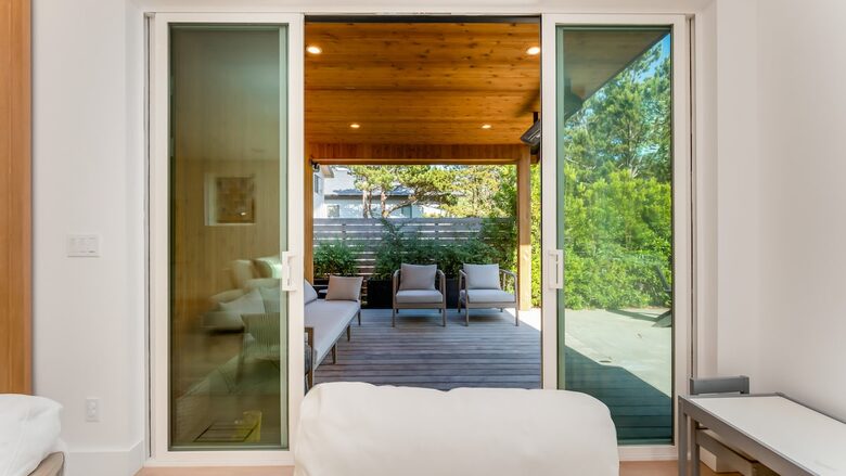 Bright Coastal Getaway Near the Ocean - Manzanita, Oregon