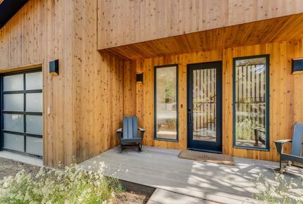 Bright Coastal Getaway Near the Ocean - Manzanita, Oregon