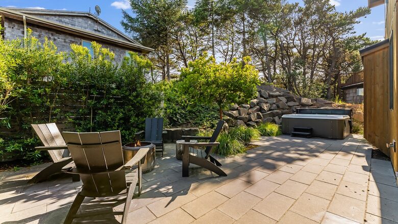 Bright Coastal Getaway Near the Ocean - Manzanita, Oregon