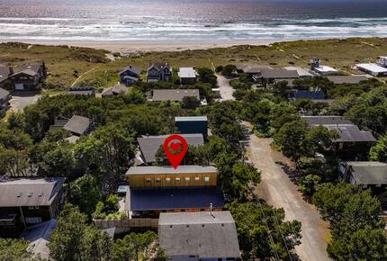 Bright Coastal Getaway Near the Ocean - Manzanita, Oregon