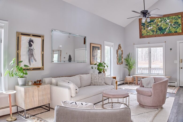 Newtown Court Getaway | Stylish Home for Families & Friends - Hampton Bays, New York