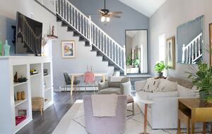 Newtown Court Getaway | Stylish Home for Families & Friends - Hampton Bays, New York