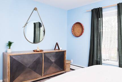 Newtown Court Getaway | Stylish Home for Families & Friends - Hampton Bays, New York