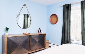 Newtown Court Getaway | Stylish Home for Families & Friends - Hampton Bays, New York