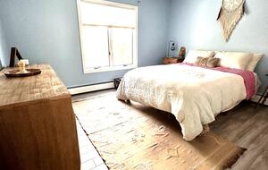 Newtown Court Getaway | Stylish Home for Families & Friends - Hampton Bays, New York