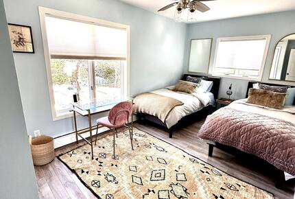 Newtown Court Getaway | Stylish Home for Families & Friends - Hampton Bays, New York