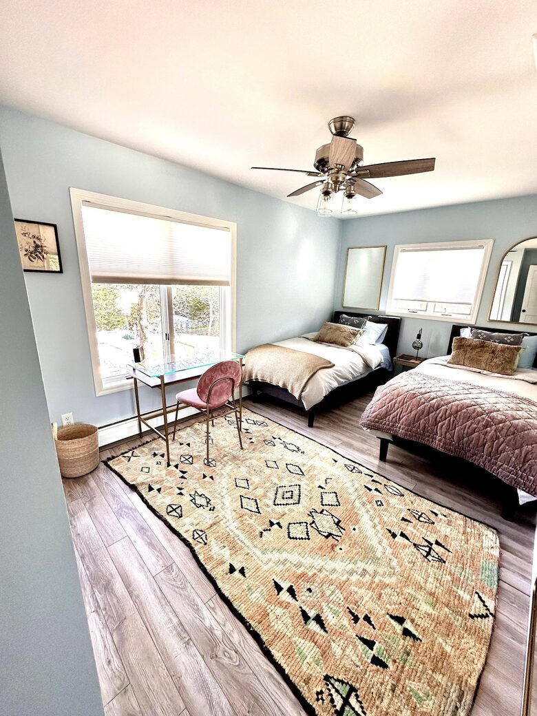 Newtown Court Getaway | Stylish Home for Families & Friends - Hampton Bays, New York