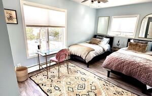 Newtown Court Getaway | Stylish Home for Families & Friends - Hampton Bays, New York