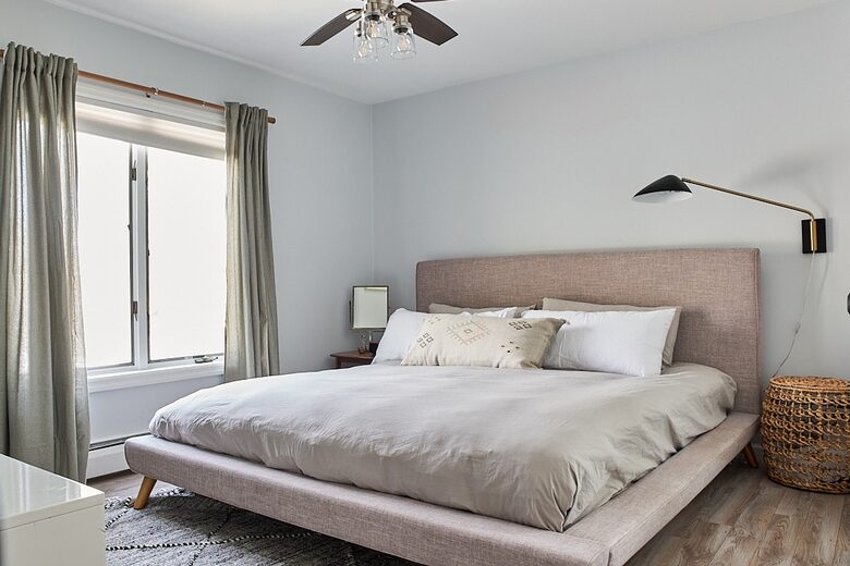 Newtown Court Getaway | Stylish Home for Families & Friends - Hampton Bays, New York